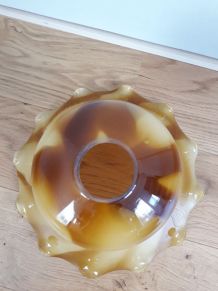 Suspension tulipe en opaline couleur caramel