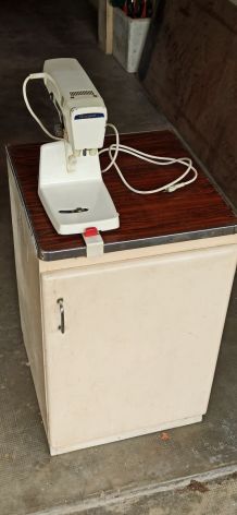 Robot multi-fonction PEUGEOT PEUGIMIX et meuble rangement