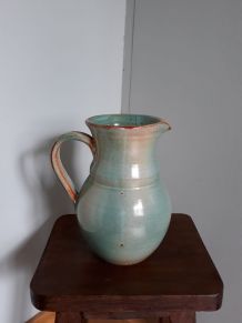 Pichet à anse vert céladon turquoise et caramel