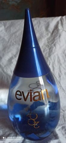 Bouteille Evian année 2002 formé goutte d'eau