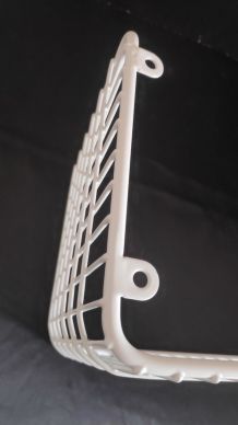 étagères murales métal quadrillé