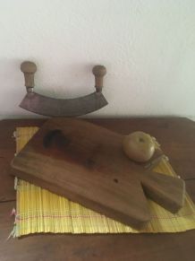 Ancien hachoir à main.