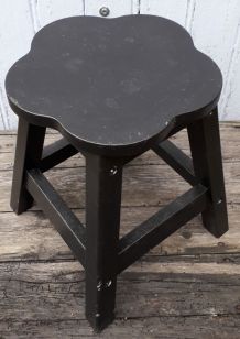 tabouret en bois noir