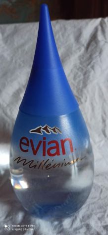 Bouteille Evian forme goutte d'eau MILLÉNIUM 2000pleine