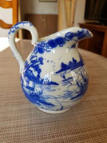 Vase vintage  en porcelaine 