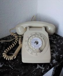 Téléphone  Socotel S 63 à cadran rotatif (1980)