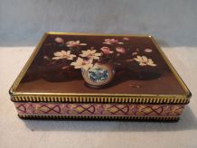 ANCIENNE BOITE Métal periode 1950 