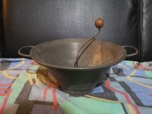 TRES GRANDE PASSOIRE des années 1940 fonctionne 