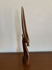 Tête d'antilope africaine sculptée