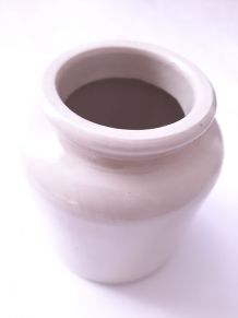 1 Vase grès Hauteur 12.5cm couleur blanc cassé