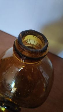 carafe ambrée verre bullé arrondie
