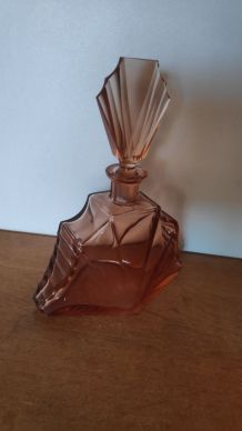 carafe art déco rose avec bouchon d'origine