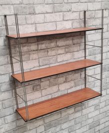 etagere  string  bois  bonne etat pour son age montant fer c