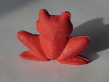 figurine publicitaire Rainett annnées 60 rouge