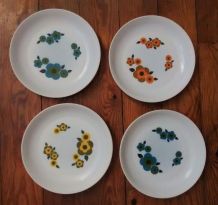 4 assiettes arcopal - motif lotus (années 70)