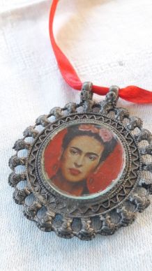 Pendentif portrait Frida Kahlo vintage