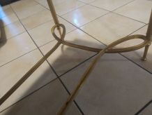 Table en marbre vert et laiton. 