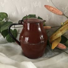 Ancien pichet émaillé