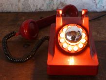 LAMPE TELEPHONE ROUGE