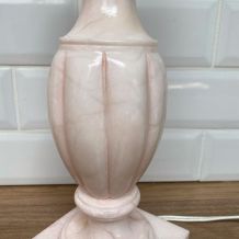 Pied de lampe en marbre rose