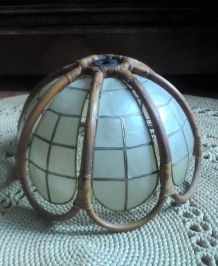 Suspension/abat jour en rotin et en nacre (années 60)