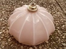 suspension  vintage  , verre  rose