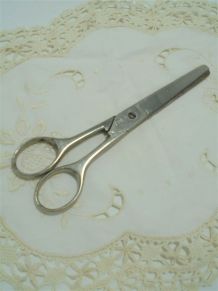 Ancienne paire de ciseaux