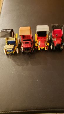 4 voitures miniatures MOBIL