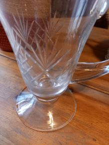 Carafe en verre gravé 