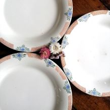 Faïence de Longwy, trois plats Tours 