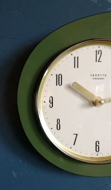 Horloge formica vintage pendule silencieuse "Vedette  vert"