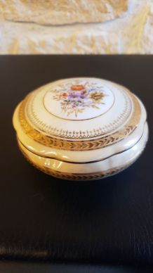 Bonbonnière fleurie porcelaine de Limoges