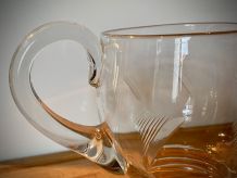 Carafe en verre gravé