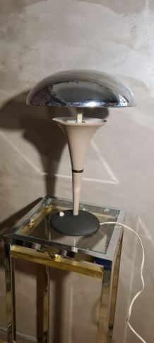   LAMPE  VINTAGE  METAl  FONTE 1940 a 60      35x20   cette 