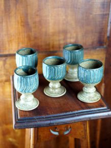 Cinq calices en grès à glaçure bleue - XXème