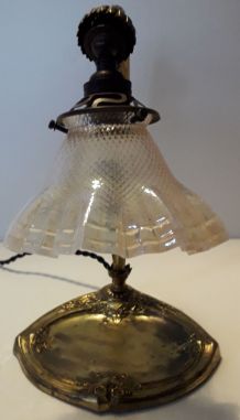 lampe art nouveau avec tulipe opalescent