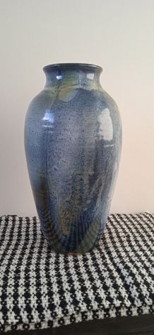 vase en céramique émaillés signé AG 