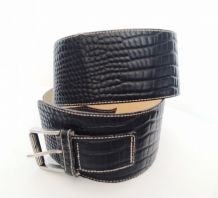 Large ceinture en cuir noir effet crocodile