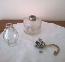 Petite lampe à pétrole en verre transparent