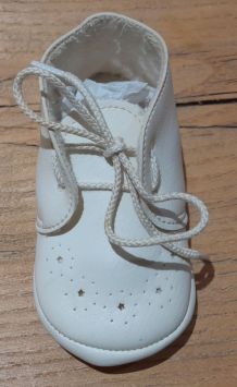 Petites chaussures 1er âge vintage 