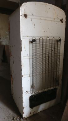 Réfrigérateur ancien
