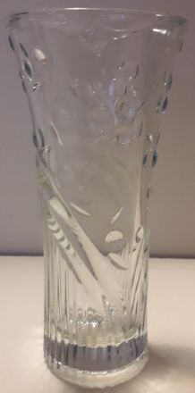 Vase en verre transparent