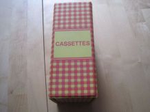 1 Boite a cassettes audio 1960 vintage pliable 