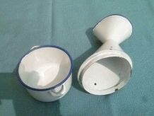 Inhalateur ancien émaillé VINTAGE blanc et bleu