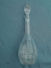 carafe en verre  translucide  , vintage