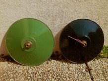 2 suspensions en tole emaillée, vintage