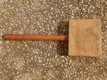 marteau , maillet  carré en bois , vintage
