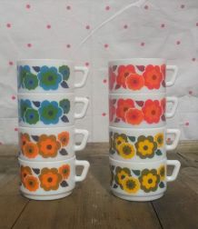 8 tasses à café Lotus arcopal (années 70) 