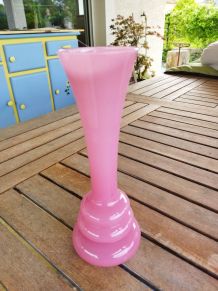 Vase opaline