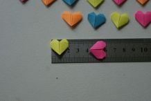 Lot de confettis coeurs en origami Fluo couleurs vives